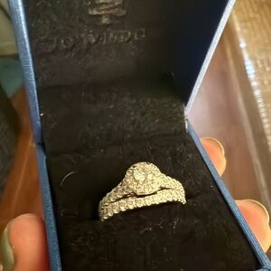 Elegant White Gold Ring Set